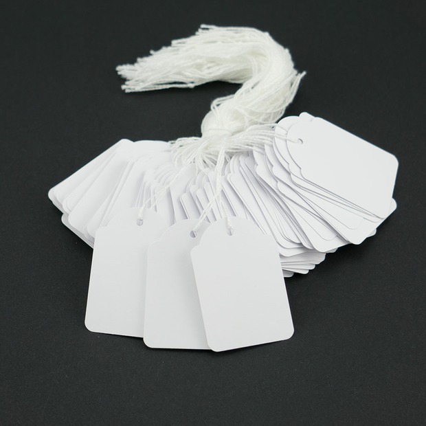 100 Hängeetiketten mit Faden 36x53 mm