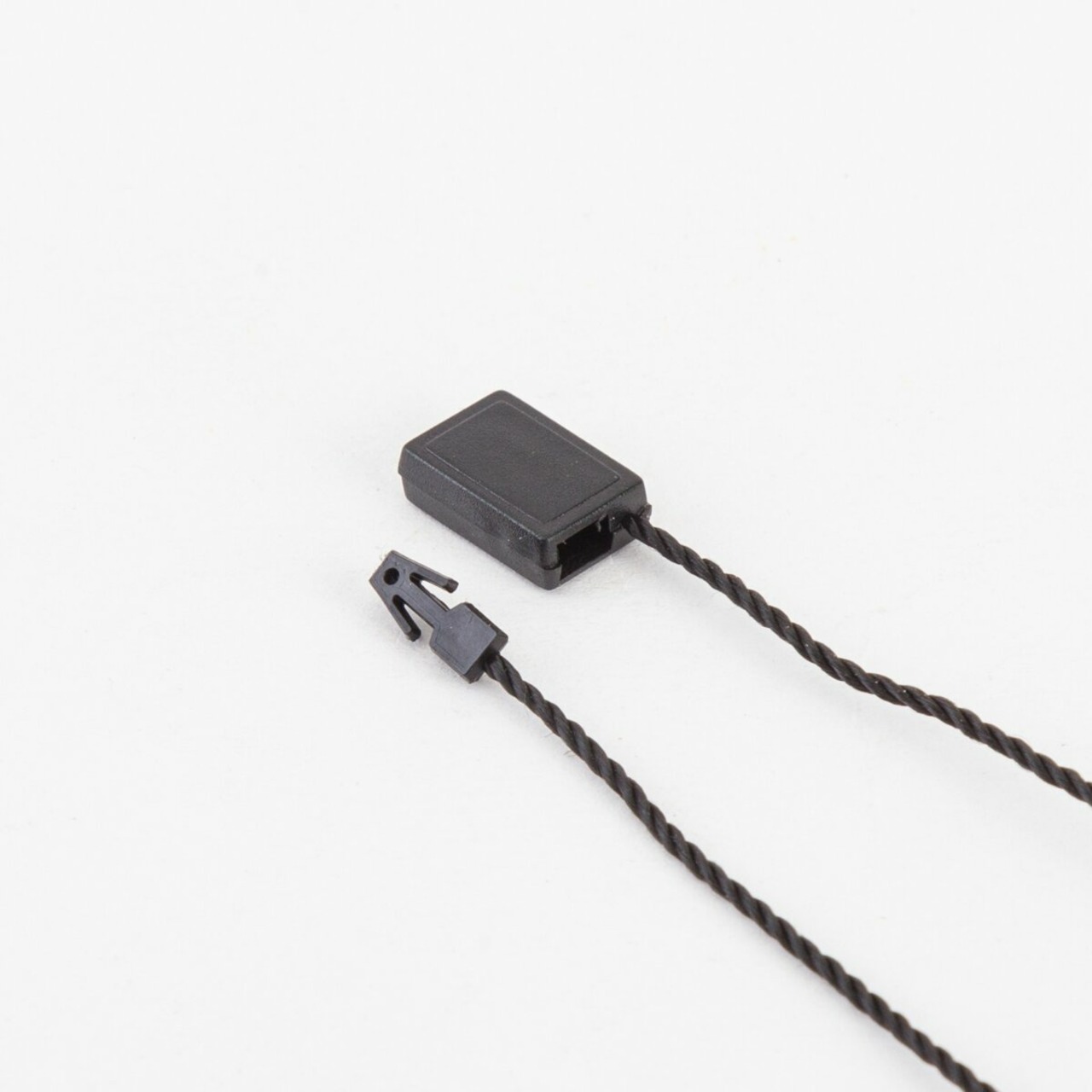 100 Textilfäden mit Einsteckbox, schwarz